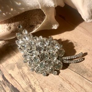 VINTAGE BROOCH